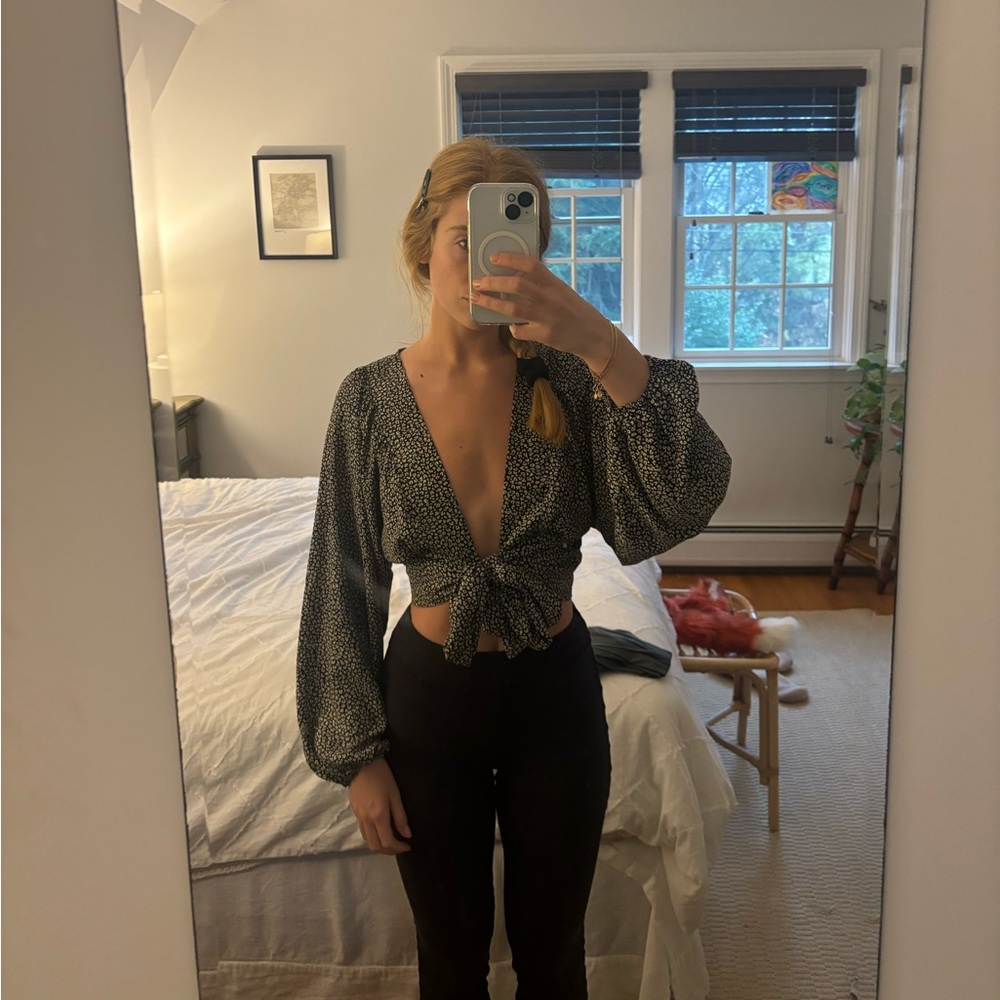 Princess Polly crop